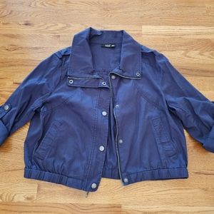 Cropped light jacket